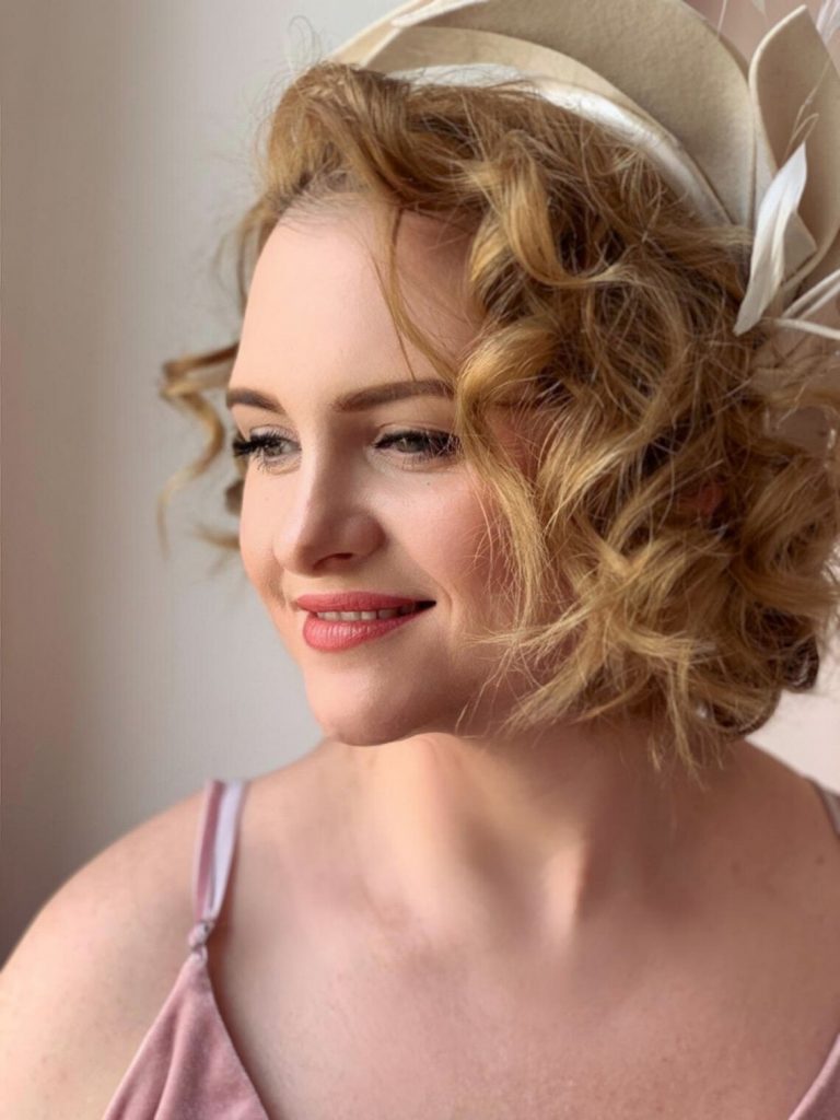 eine juge Frau in romantischen Style